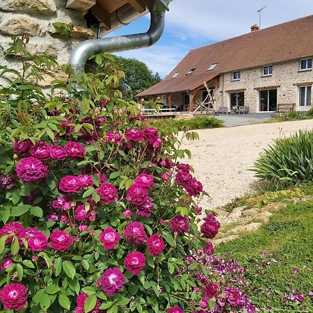 Le Pre De La Rue Bed and Breakfast Bouesse Exteriör bild