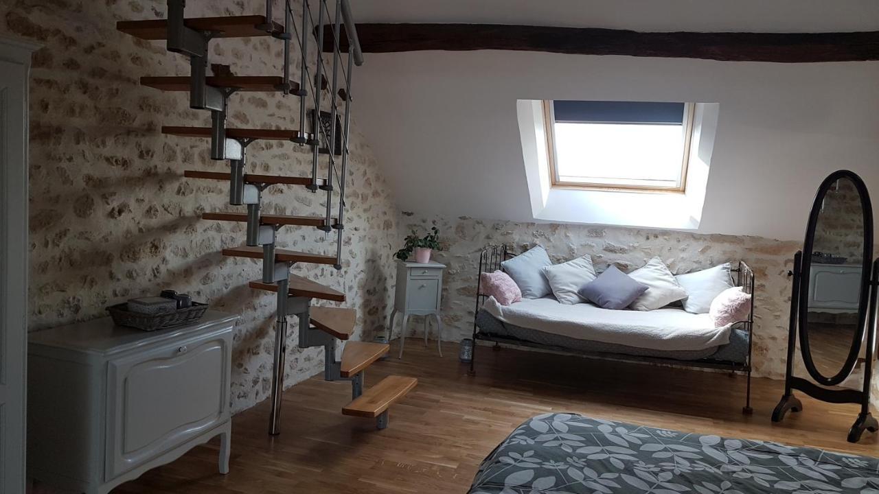 Le Pre De La Rue Bed and Breakfast Bouesse Exteriör bild