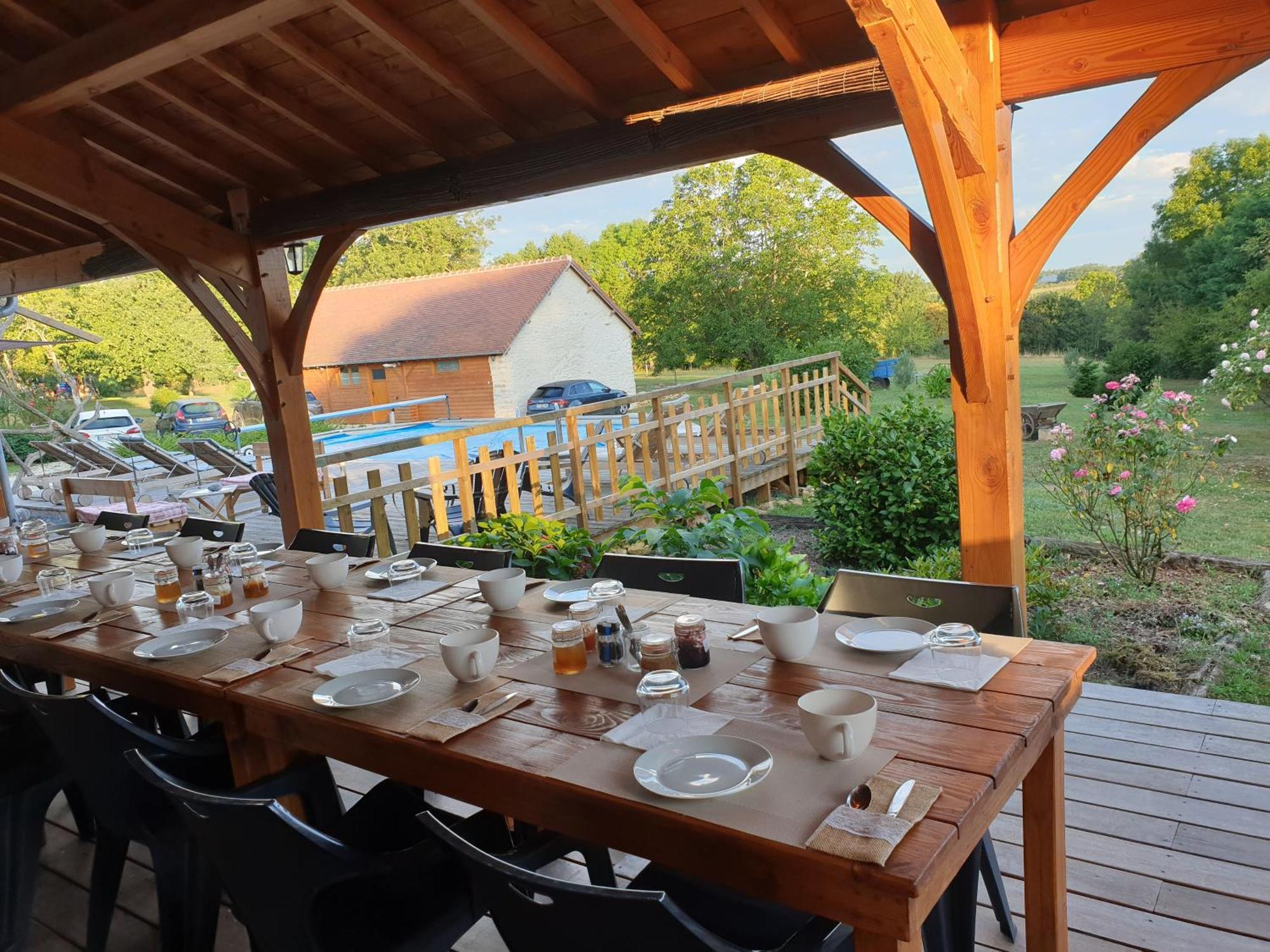 Le Pre De La Rue Bed and Breakfast Bouesse Exteriör bild